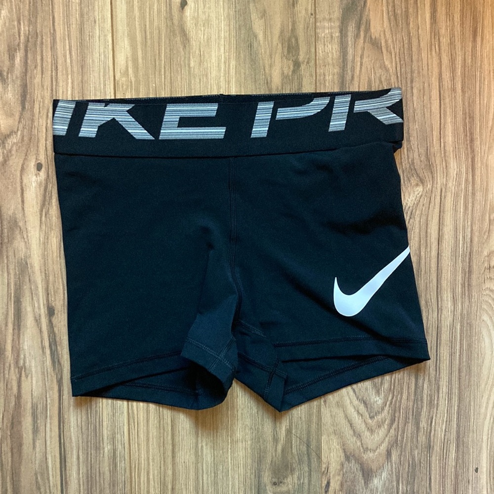 black nike pro 3" spandex shorts small